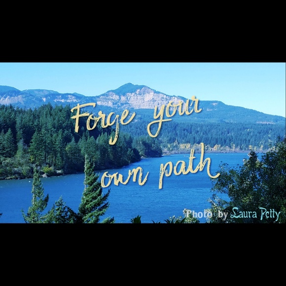 Meet your Posher, Laura - Picture 3 of 6